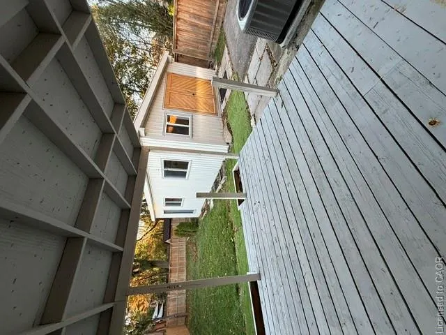 121 Paisley Boulevard E