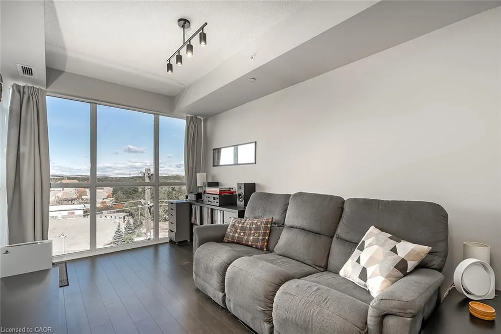 5240 Dundas Street #604