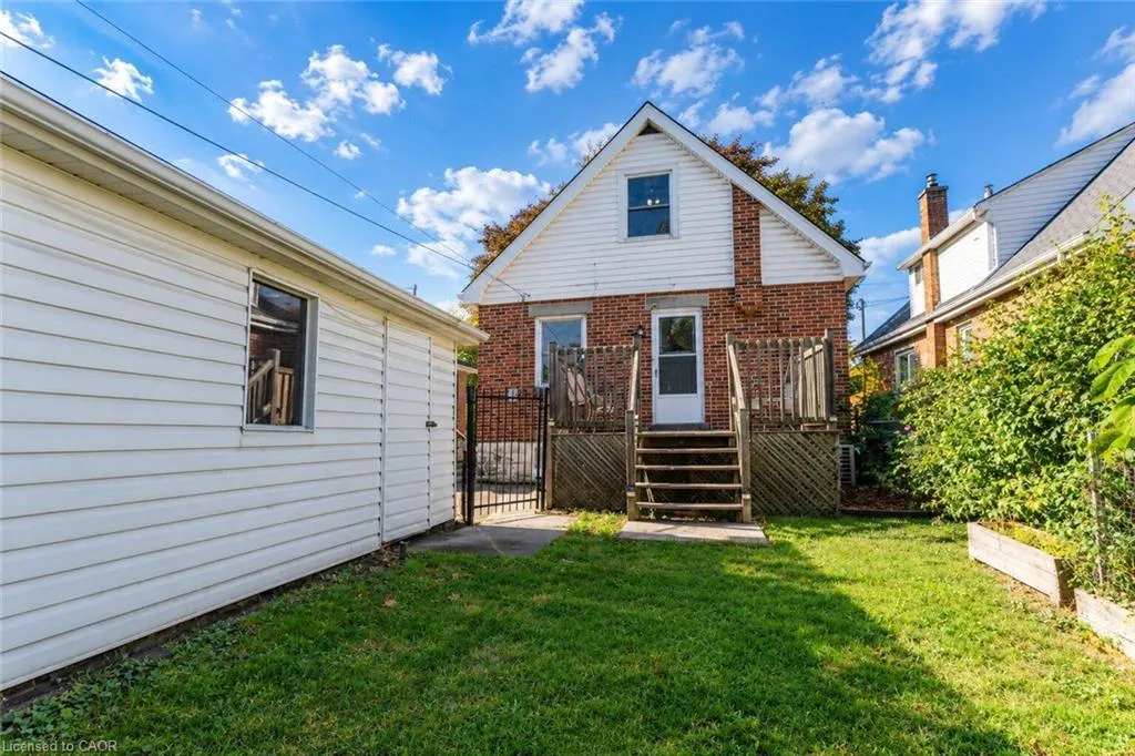 75 Barons Avenue