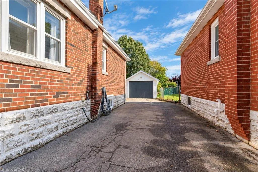 75 Barons Avenue