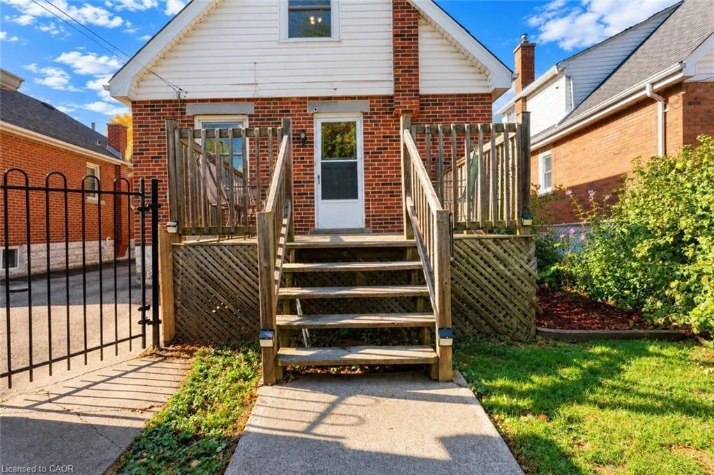 75 Barons Avenue