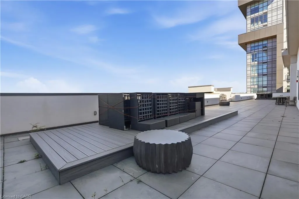 450 Dundas Street E #425