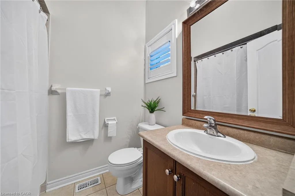 2447 Highmount Crescent