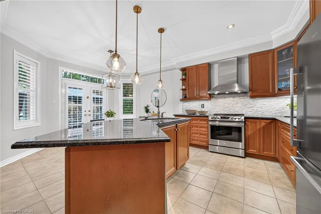 2447 Highmount Crescent