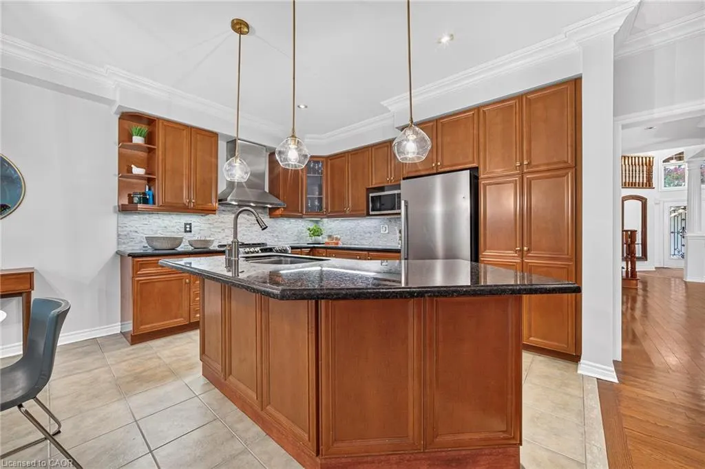 2447 Highmount Crescent