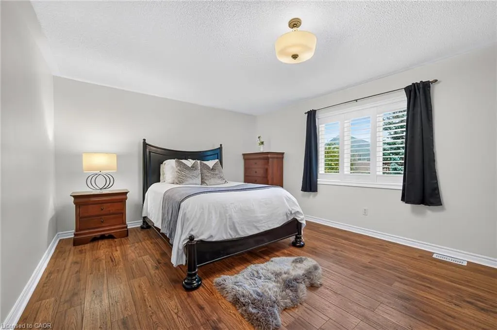 2447 Highmount Crescent