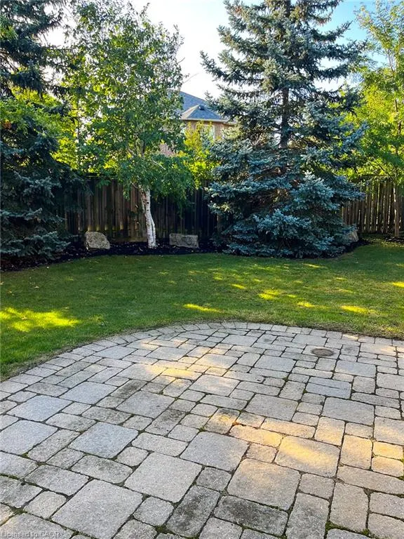 2447 Highmount Crescent
