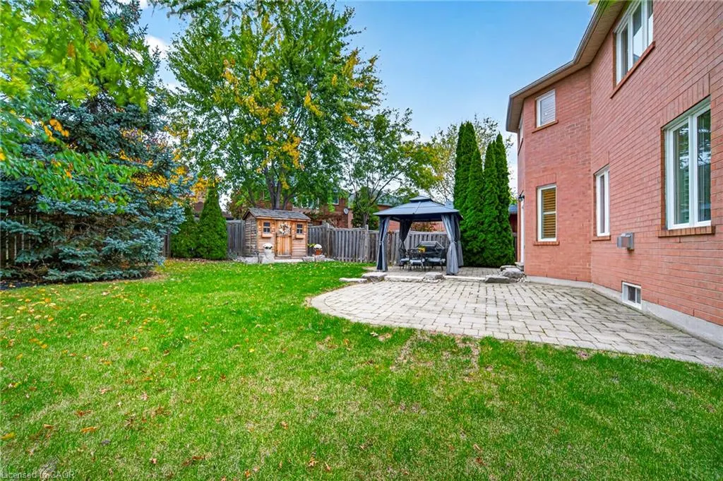 2447 Highmount Crescent