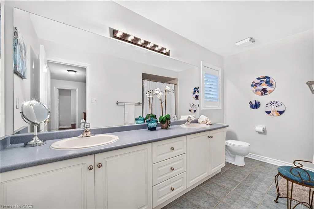 2447 Highmount Crescent