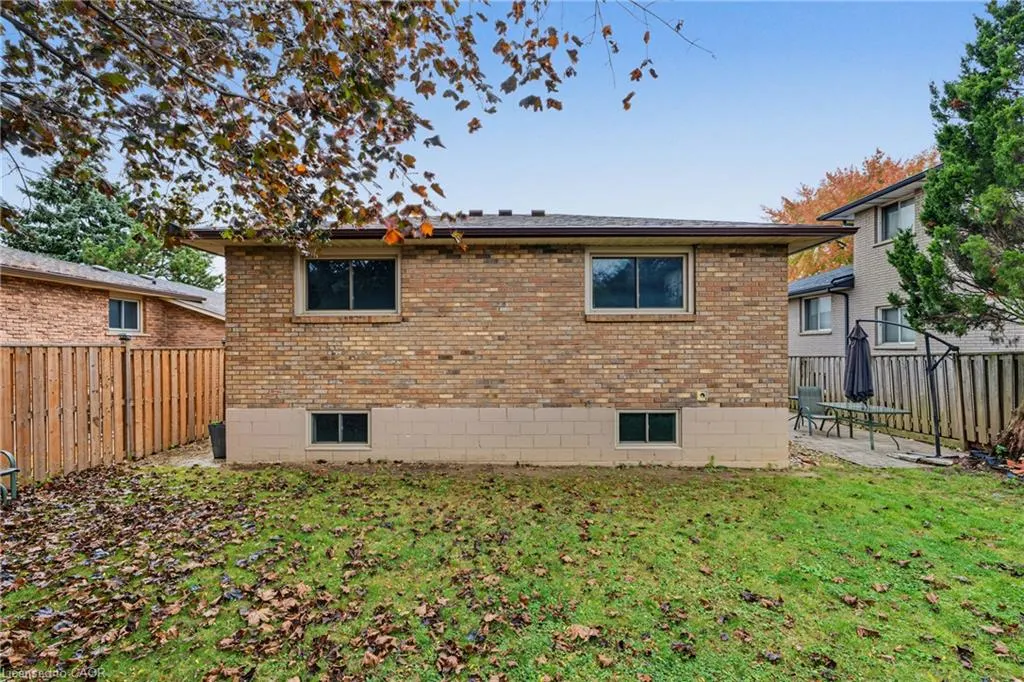 8 Valanna Court