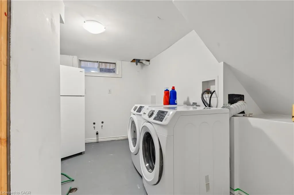 8 Valanna Court