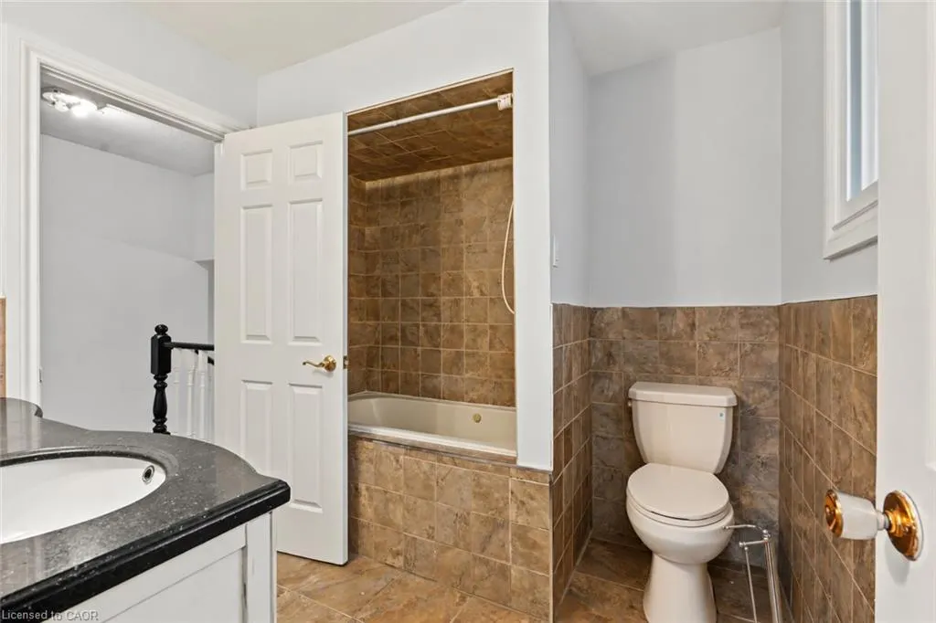 8 Valanna Court