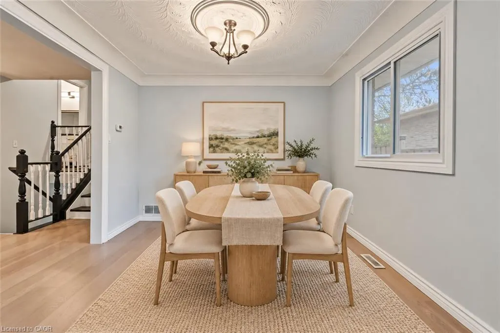8 Valanna Court