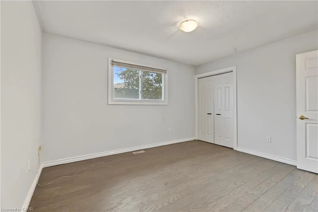8 Valanna Court