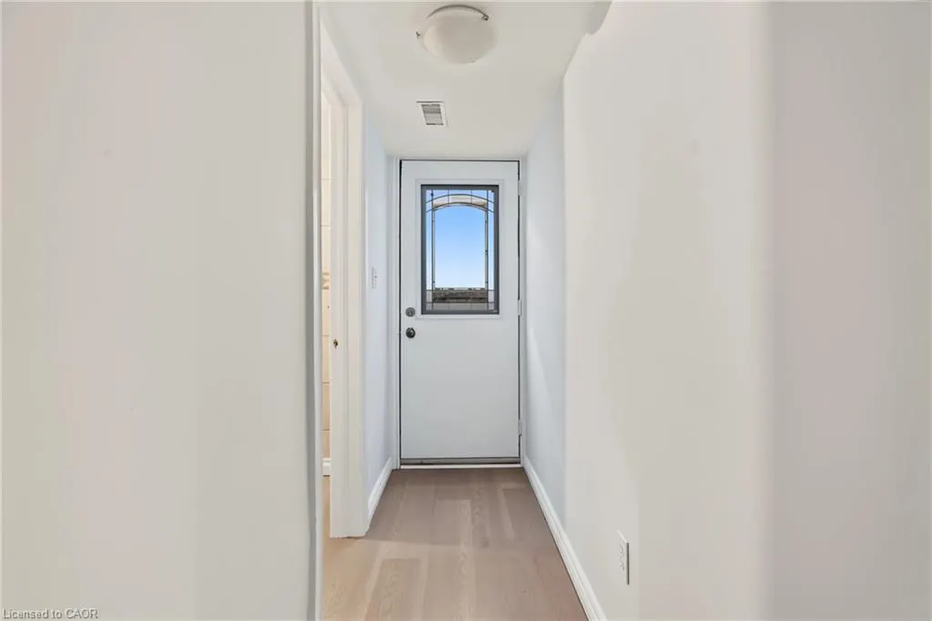 8 Valanna Court