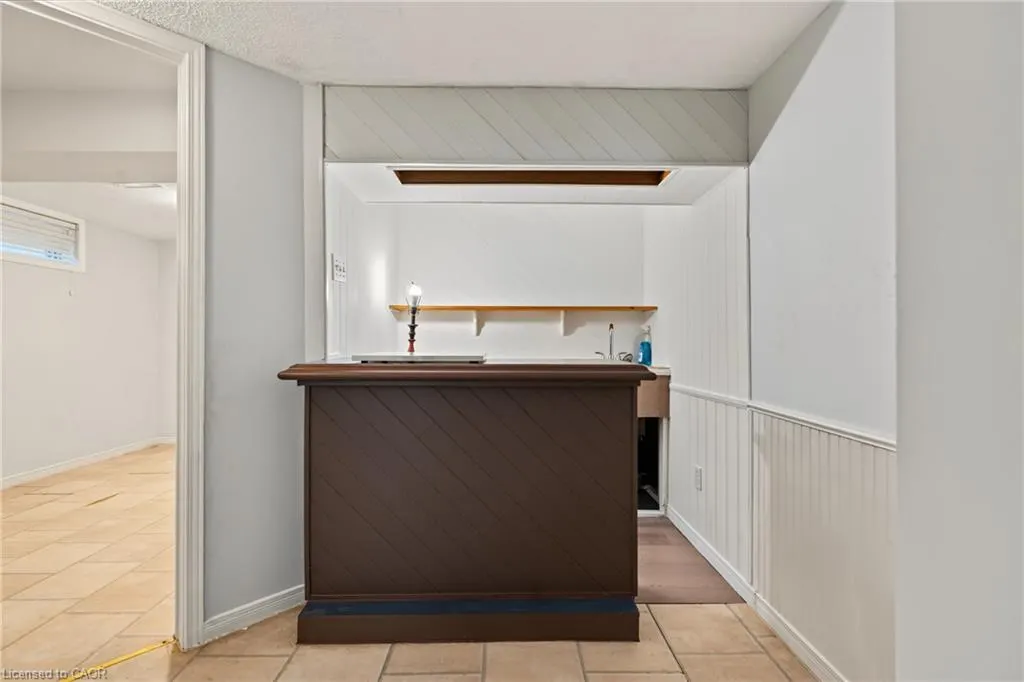 8 Valanna Court