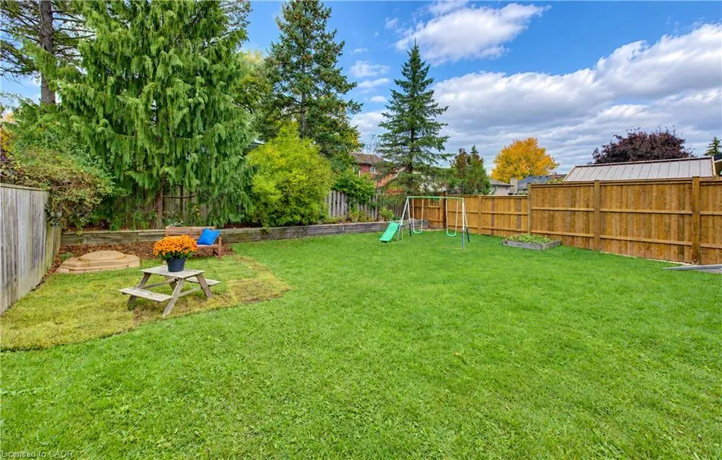 102 Toynbee Crescent