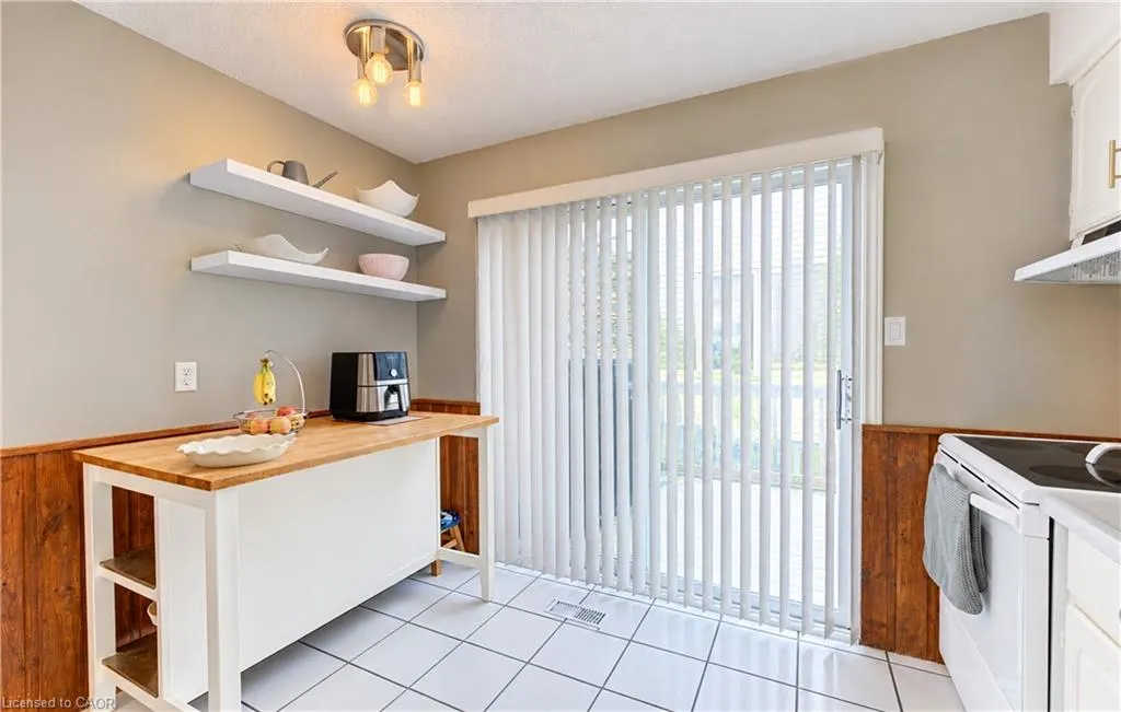 102 Toynbee Crescent