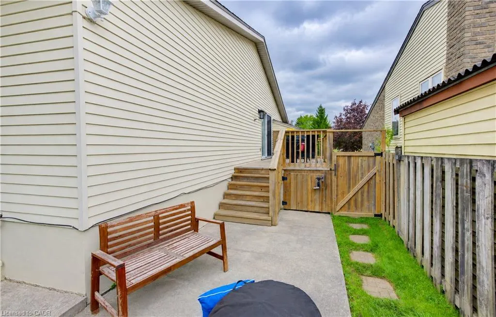 102 Toynbee Crescent