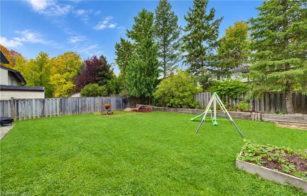102 Toynbee Crescent