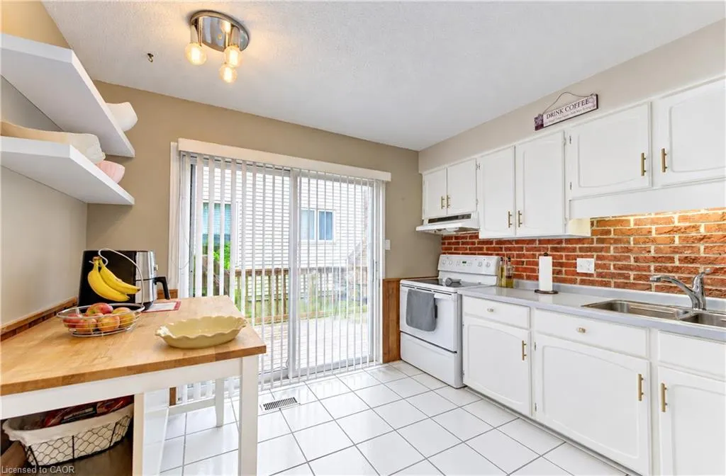 102 Toynbee Crescent