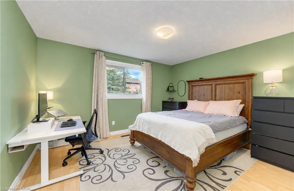 102 Toynbee Crescent