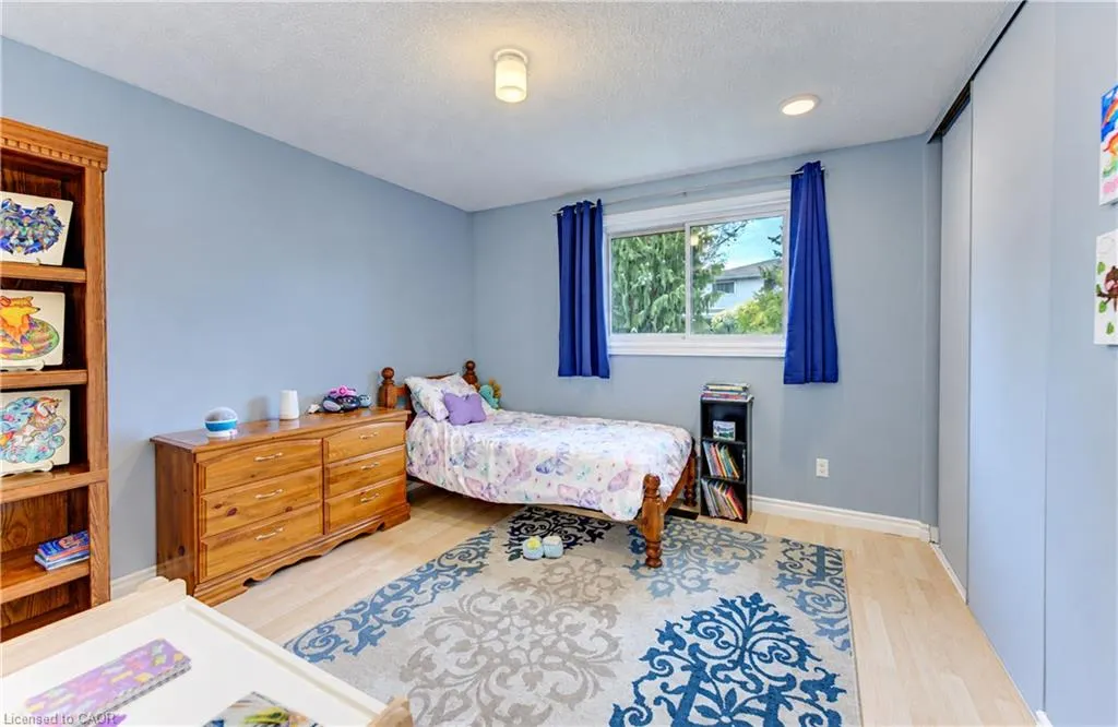 102 Toynbee Crescent