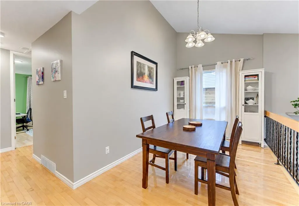 102 Toynbee Crescent