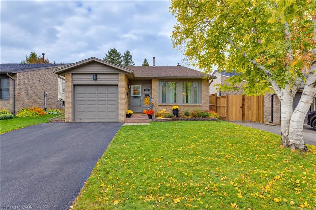 102 Toynbee Crescent