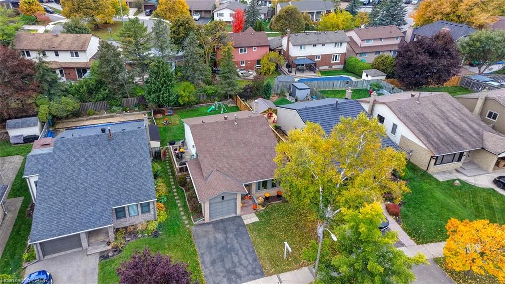 102 Toynbee Crescent