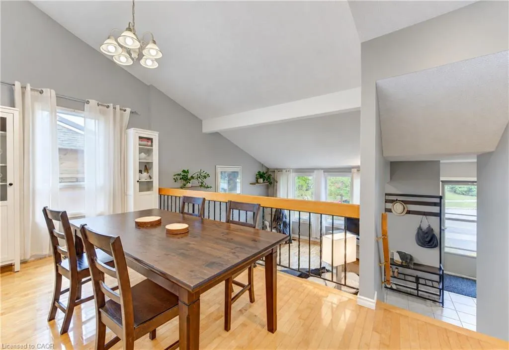 102 Toynbee Crescent