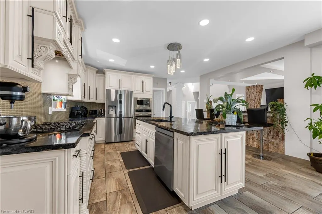 847 West 5th Street