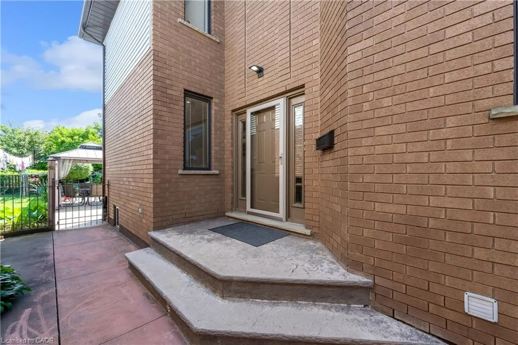 847 West 5th Street