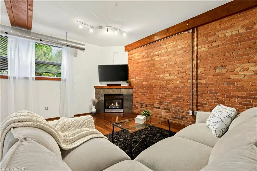 357 Hunter Street W #13