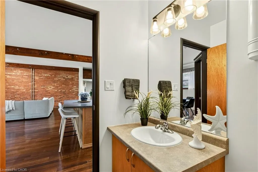 357 Hunter Street W #13