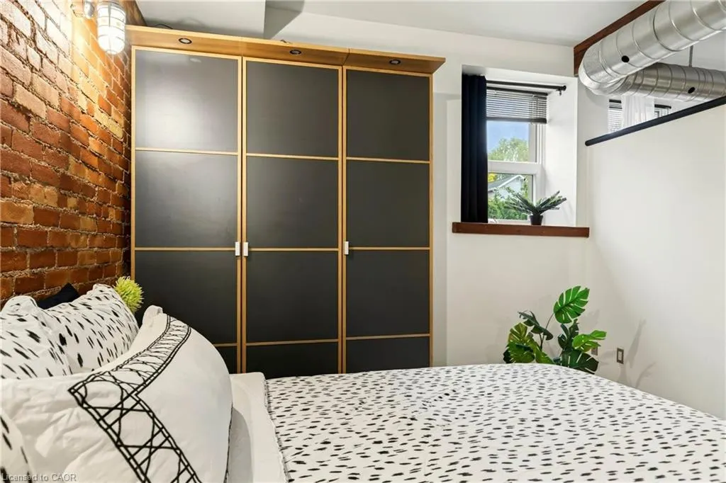 357 Hunter Street W #13