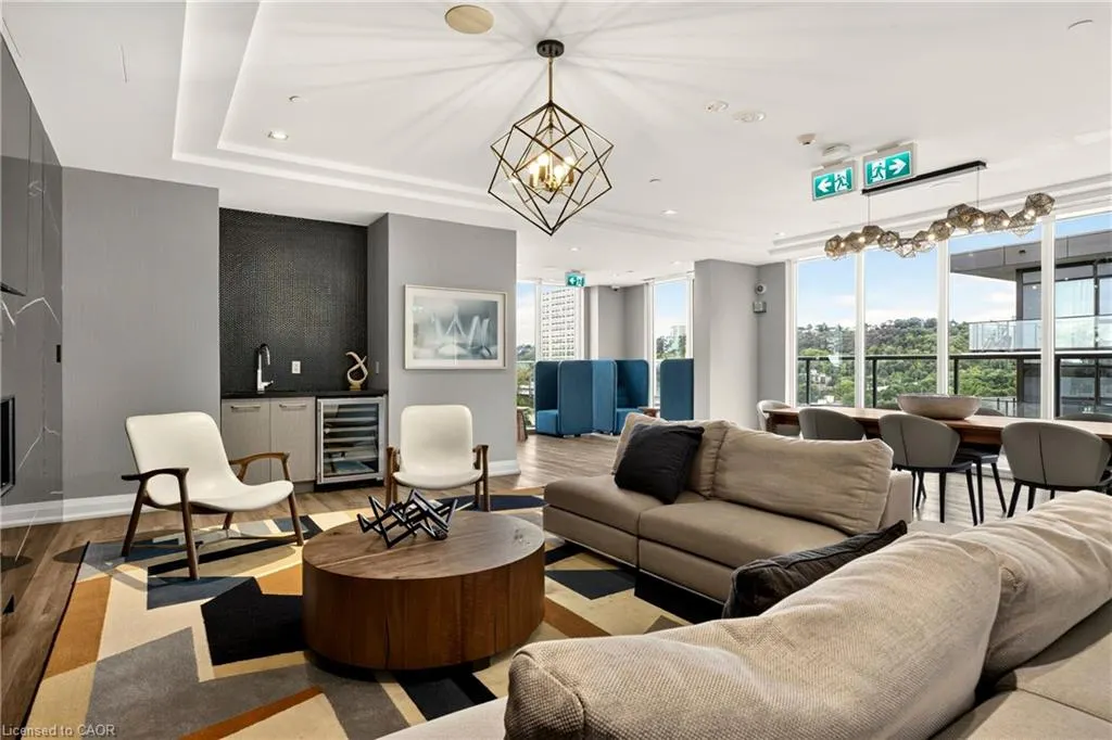212 King William Street #812