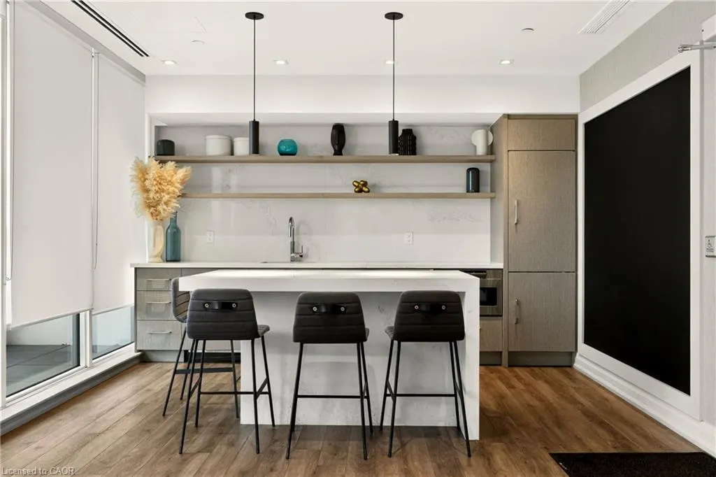 212 King William Street #812