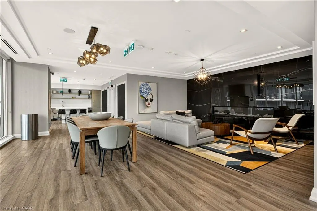 212 King William Street #812
