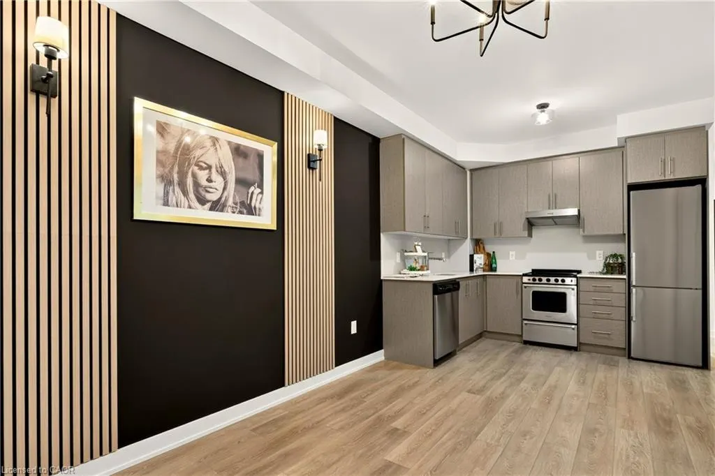 212 King William Street #812