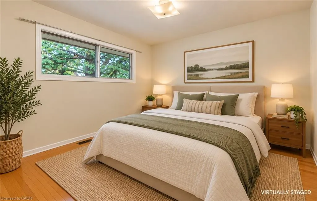 25 Applewood Avenue