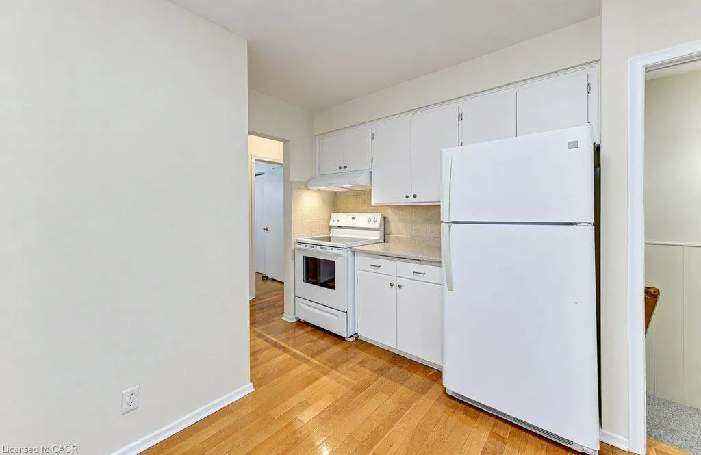 25 Applewood Avenue
