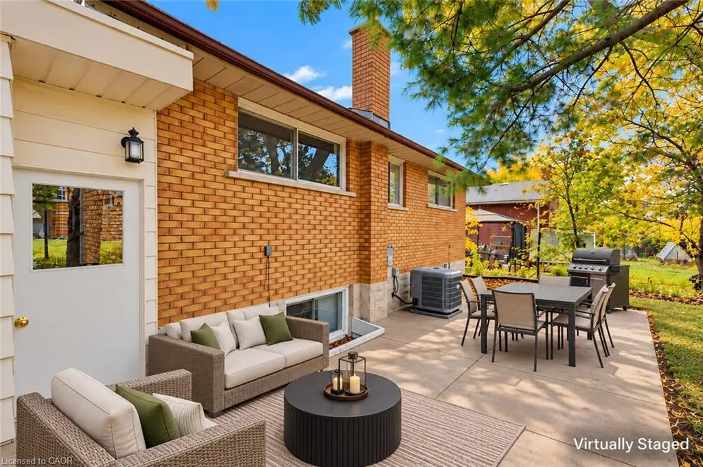 25 Applewood Avenue