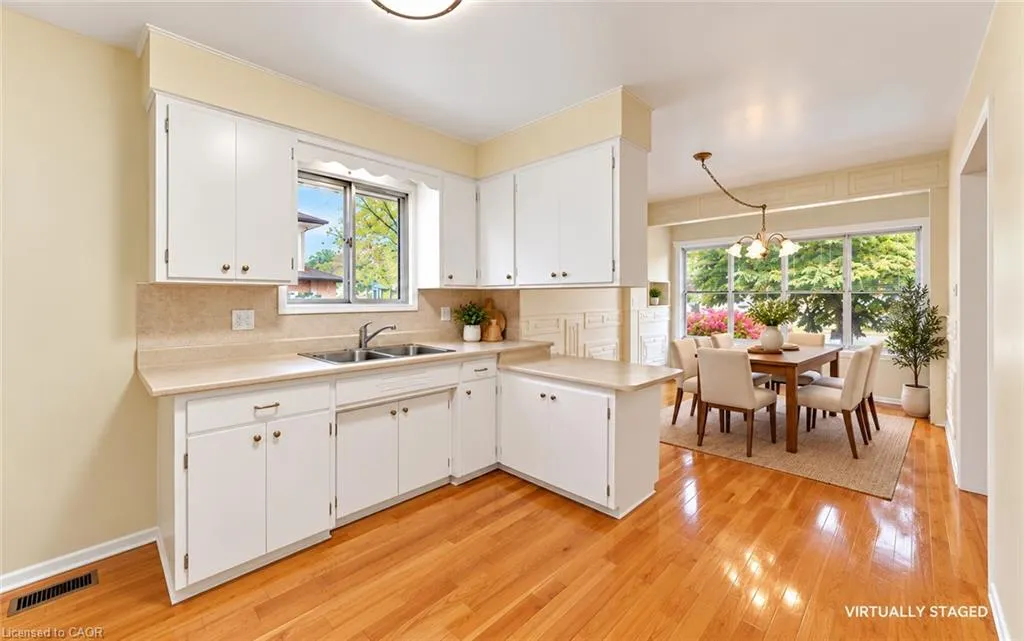 25 Applewood Avenue