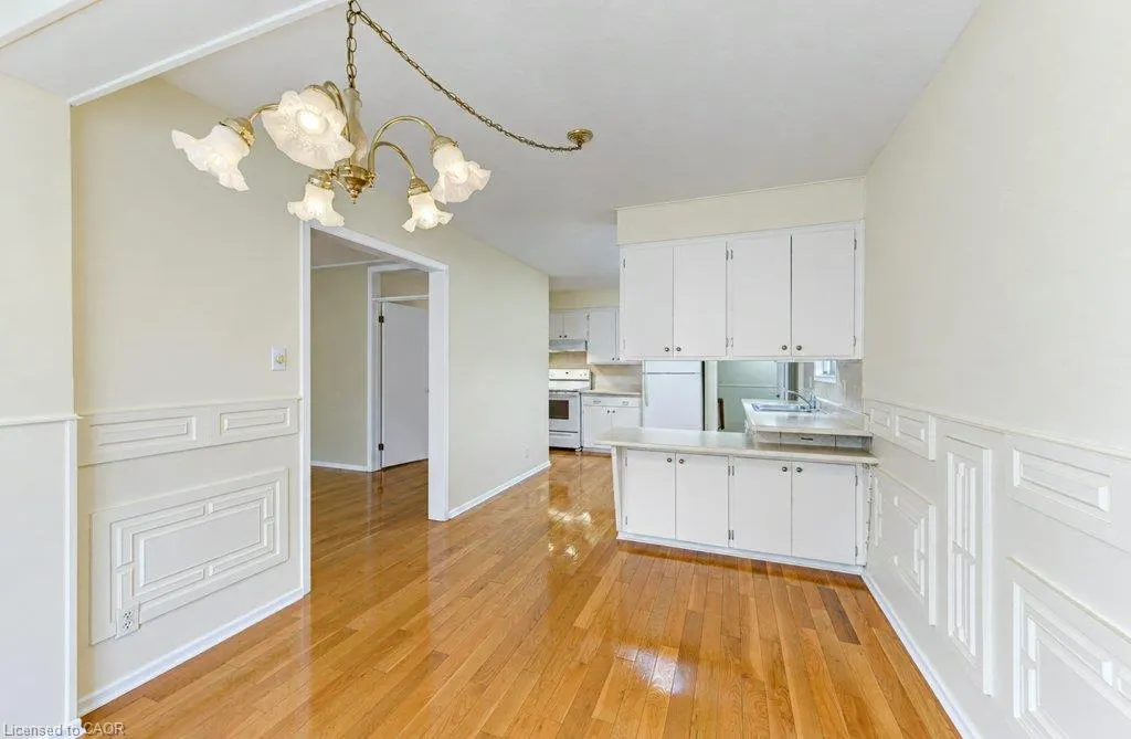 25 Applewood Avenue