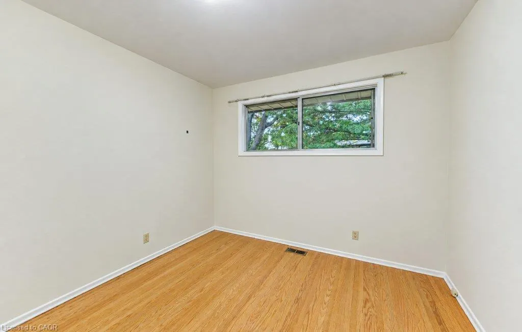 25 Applewood Avenue