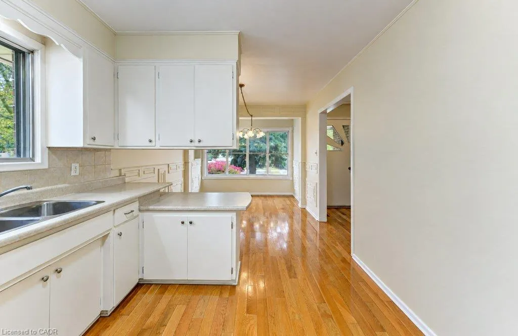 25 Applewood Avenue