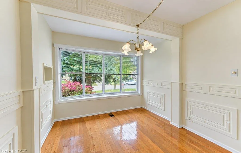 25 Applewood Avenue