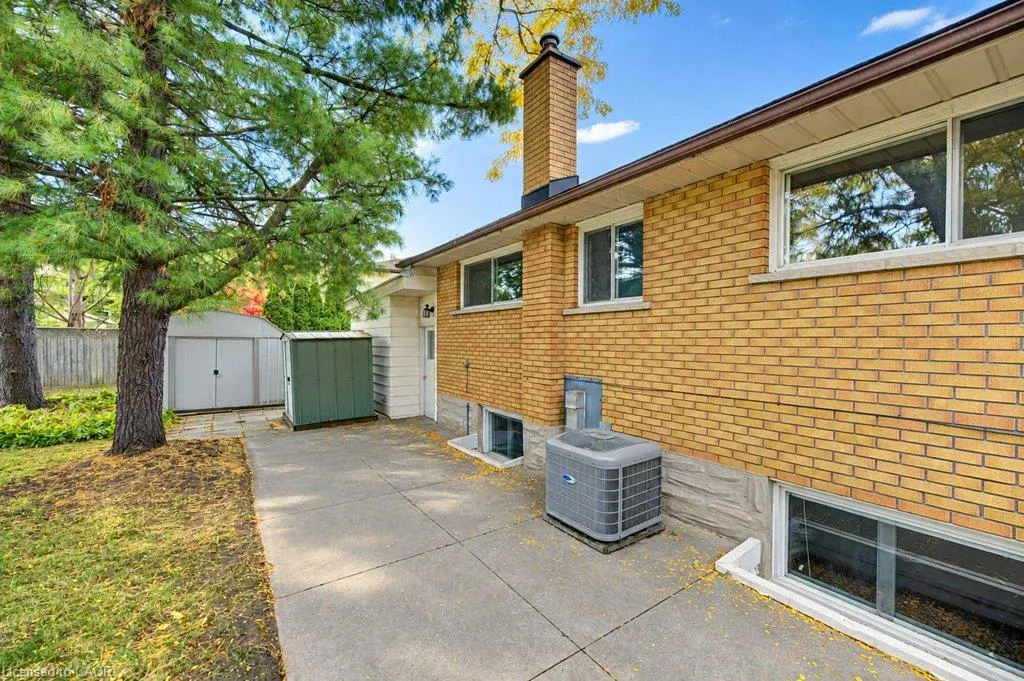 25 Applewood Avenue