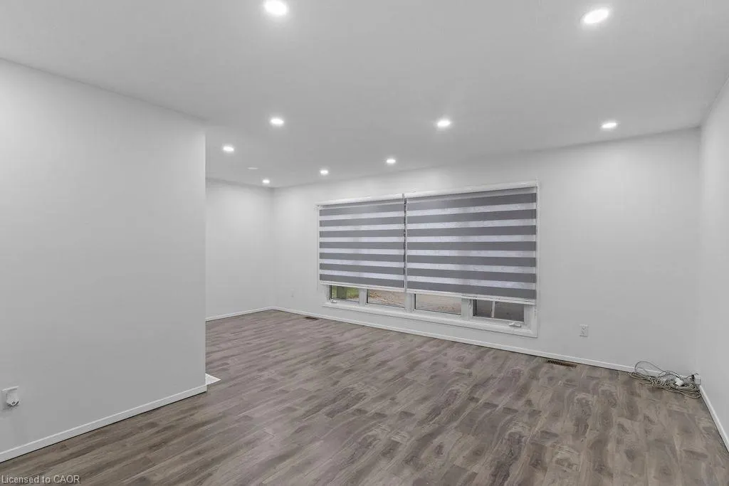 24 Tara Crescent